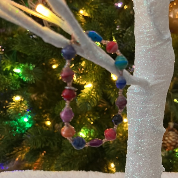 2 bracelets - Picture 2 of 8